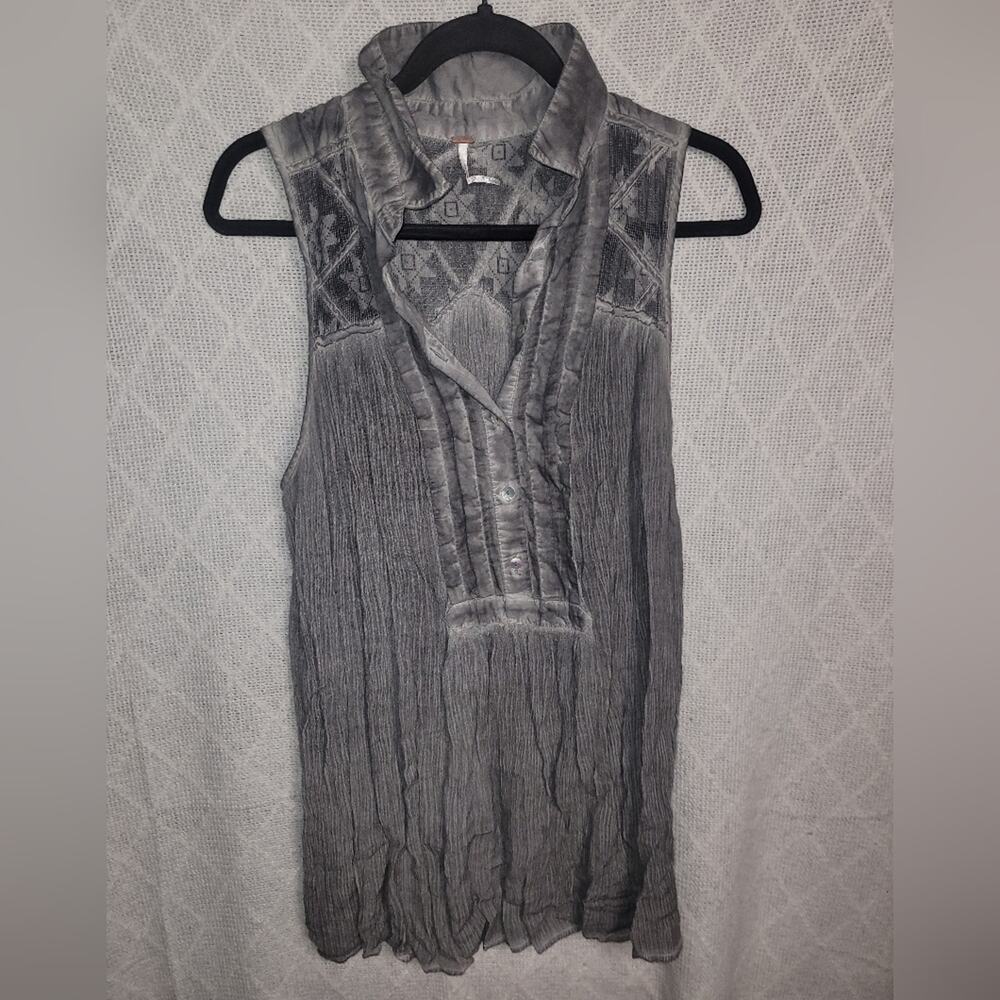 Free People Crinkle Sleeveless Button-Front Blouse – Size M